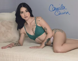 Camila Quinn autograph