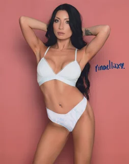 Rina Ellis autograph
