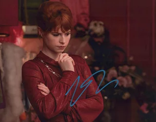 Jessie Buckley autograph
