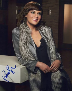 Frankie Shaw autograph