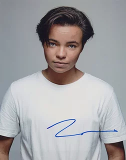 Zoe Terakes autograph