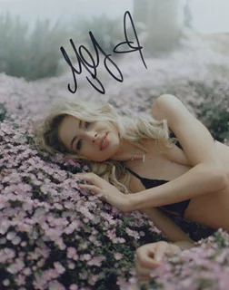 Gigi Gustin autograph