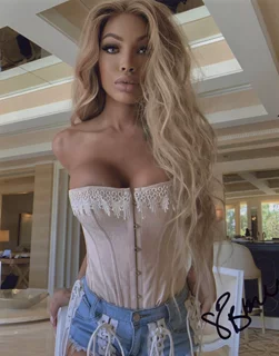 Britnie Monet autograph