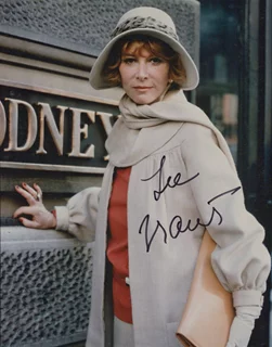 Lee Grant autograph