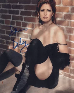 Dana Delany autograph