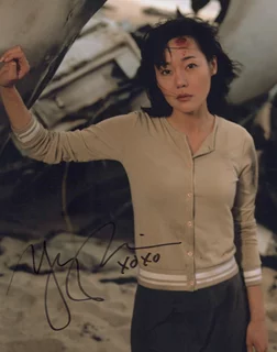 Yunjin Kim autograph