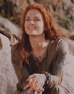Dina Meyer autograph