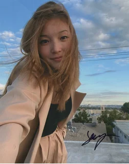 Saylor Curda autograph