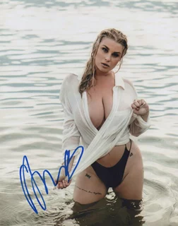 Chloe Michelle autograph
