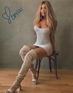 Britnie Monet autograph
