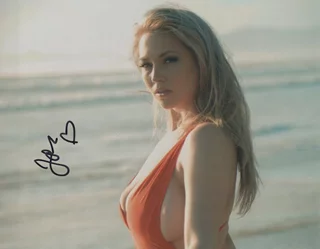 Jess Monroe autograph