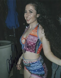 Courtney Sanderson autograph