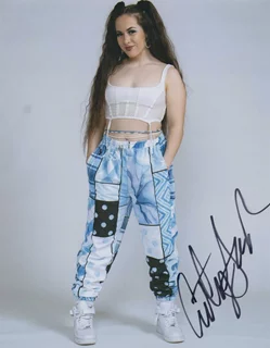 Courtney Sanderson autograph