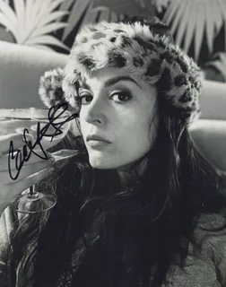 Cecily Strong autograph