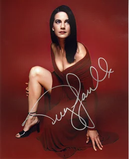 Terry Farrell autograph