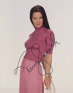 Terry Farrell autograph