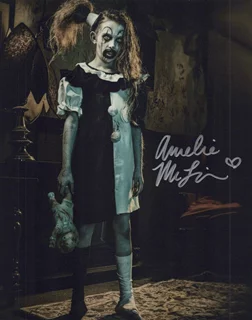 Amelie McLain autograph
