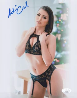Adriana Chechik autograph