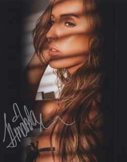 Amanda Paris autograph