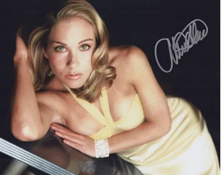 Christina Applegate autograph