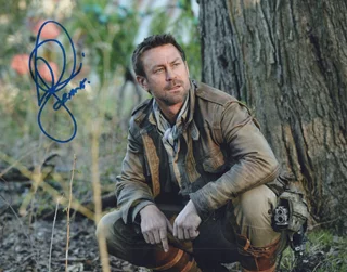 Grant Bowler autograph