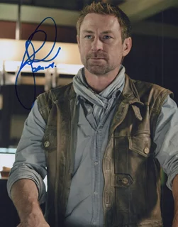 Grant Bowler autograph