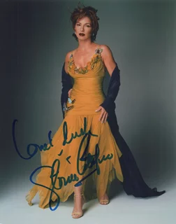 Gloria Estefan autograph