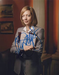 Allison Janney autograph