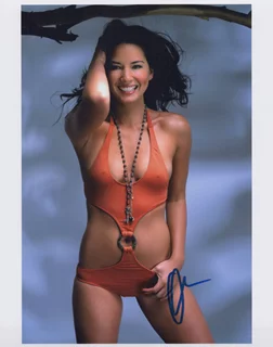 Olivia Munn autograph