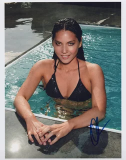 Olivia Munn autograph
