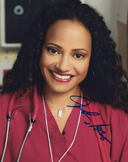 Judy Reyes autograph