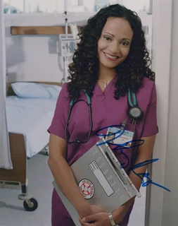 Judy Reyes autograph