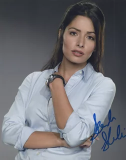 Sarah Shahi autograph