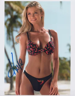 Joanna Krupa autograph