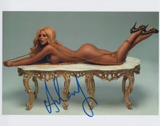 Aubrey O'Day autograph