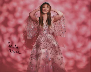 Sasha Anne autograph