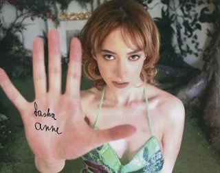 Sasha Anne autograph
