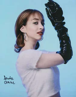 Sasha Anne autograph
