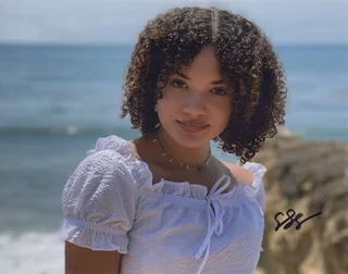 Scarlet Spencer autograph