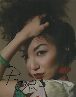 Poppy Liu autograph