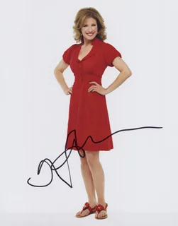 Nancy Travis autograph