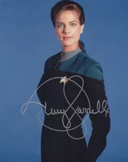 Terry Farrell autograph