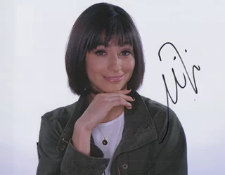 Melissa Villasenor autograph