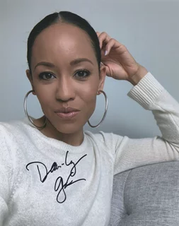 Dawn-Lyen Gardner autograph