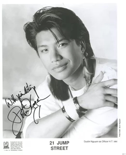 Dustin Nguyen autograph