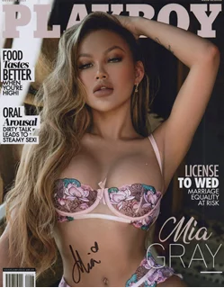 Mia Gray autograph