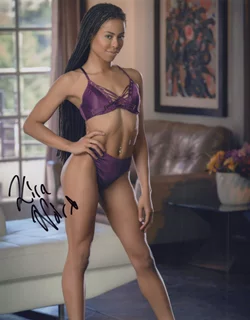 Kira Noir autograph
