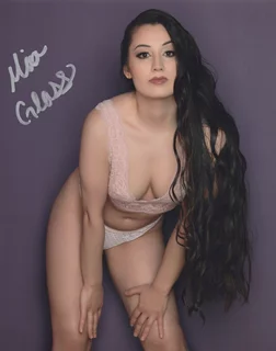 Mia Glass autograph