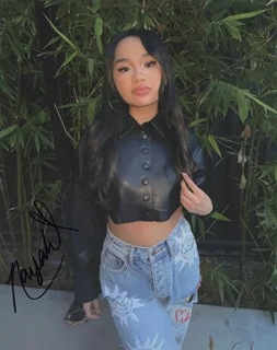 Nayah Damasen autograph