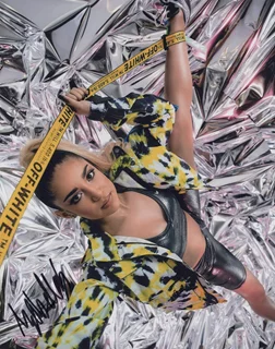 Izabellah Rae Diez autograph